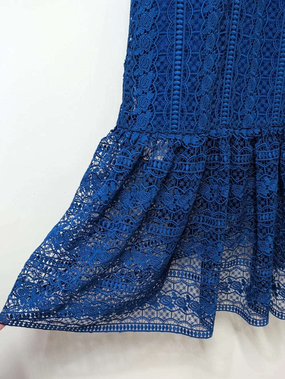 Three Floor Royal Blue Enfold Lace Midi Dress Size 4 - Picture 13 of 13